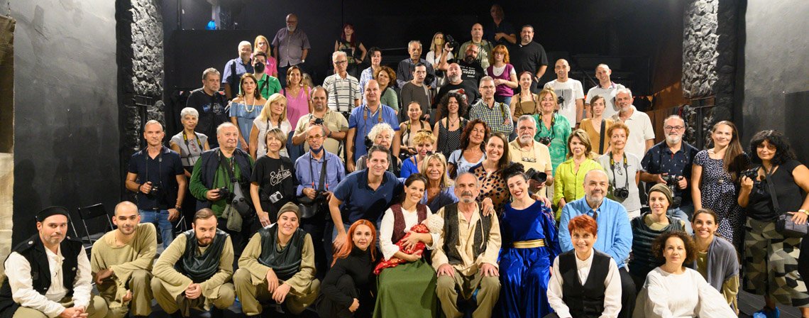 Φωτογράφιση πρόβας της παράστασης "Ο κύκλος με την κιμωλία"